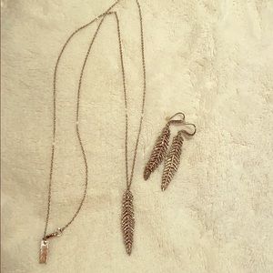 Feather earrings and necklace set